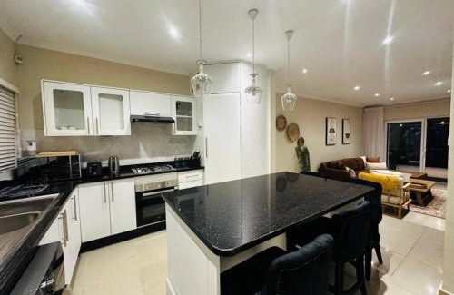 Harare Apartment | Stunning 2 bed with pool - 2275