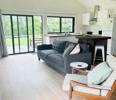 Tamahere House | Family-Friendly 2 Bedroom Guesthouse with Pool & High Reviews