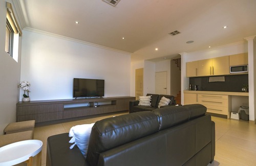 Mindarie House | Beautiful 2-Storey Retreat Steps from Mindarie Marina