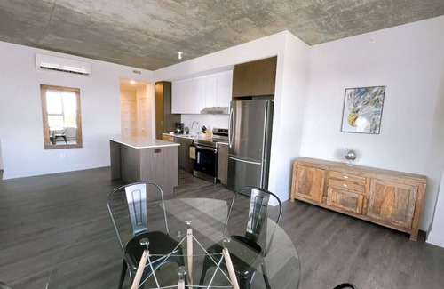 Saint-Laurent Condo | Stunning 2BR Apt with City Views, Near Place Vertu
