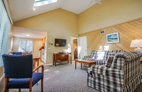 New Seabury Condo | Stunning 2BR Condo Cape Cod with Tennis Court & Games Room