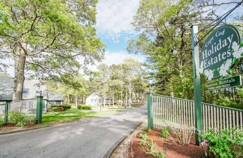 New Seabury Condo | Stunning 2BR Condo Cape Cod with Tennis Court & Games Room