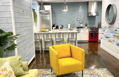 Barton Hills House | Stunning 2BR & Family Friendly w/cowboy pool near Zilker/Barton Hills
