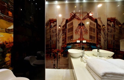 Popular Apartment | Stunning 2BR Suite w/Jacuzzi right on Lleras Park