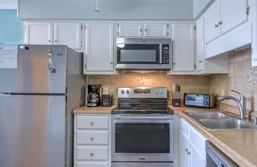Ash Condo | Stunning 2BR/2B condo with Ocean Views in North Myrtle Beach with AC, WiFi, Pool