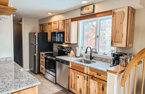 Bartlett Condo | Serene 2BR Nordic Village with Breathtaking Mountain Views