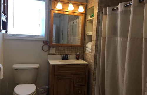 Cleveland Apartment | Idyllic Lakefront Getaway with Pool and Breakfast on Oneida