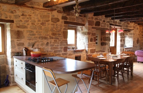 Meyssac House | Pet-Friendly Farmhouse with Private Heated Pool & Spa