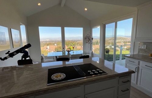 Turtle Rock House | Stunning 3-bedroom house in delightful Irvine w panoramic views & modern decor.