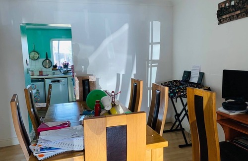 Falconwood and Welling House | Family-Friendly 3 Bedroom Semi Detached Retreat