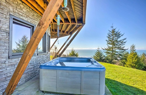 Smith River Apartment | Experience 360° Ocean Views Near Redwoods National Park