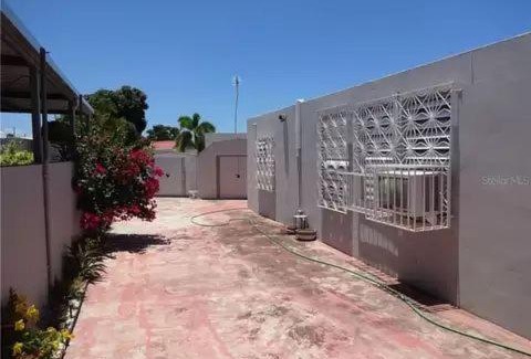 San Anton Apartment | Family-Friendly Home with 3 Bedrooms and Pet Amenities