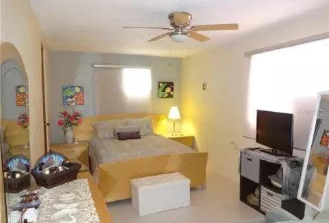 San Anton Apartment | Family-Friendly Home with 3 Bedrooms and Pet Amenities