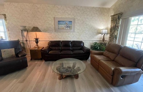 Central Myrtle Beach Apartment | Elegant 3BR Condo near Myrtlewood Golf Resort & Beach