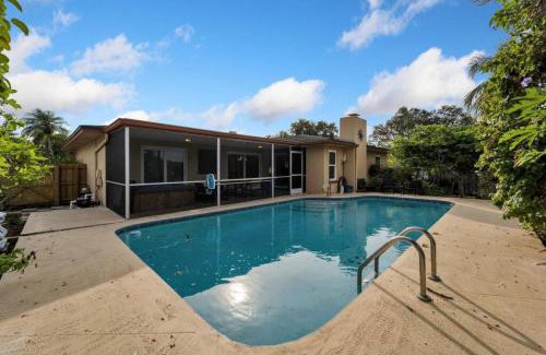 Clearwater House | Relaxing Riverside Villa with Private Pool and Ocean Views