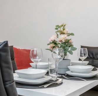 Crays Hill Apartment | Beautiful 3BR House in Basildon - Guest Rated: 8.2/10