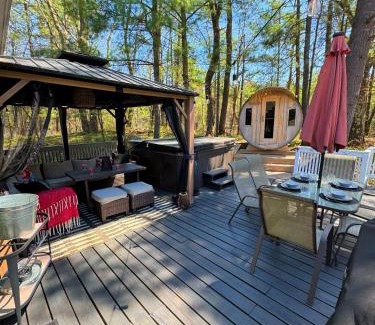 Gravenhurst House | Exceptional 3BR Waterfront Lake Cottage with Hot Tub & Sauna