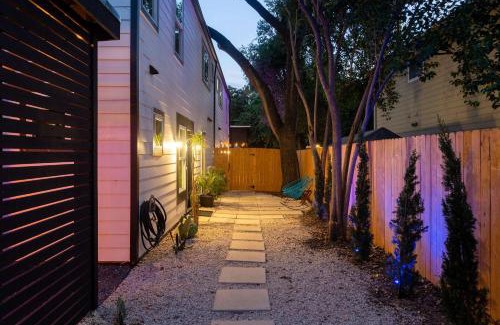 East Cesar Chavez House | Explore the 3rd St Escape: Steps from Vibrant 6th Street