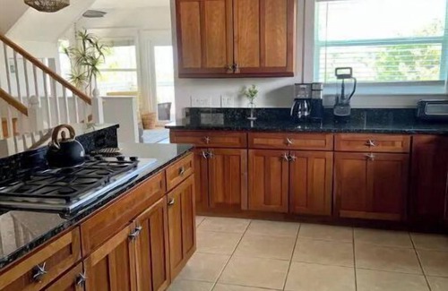 Jensen Beach House | Elegant 4/3 Retreat with Heated Pool & Scenic Water View
