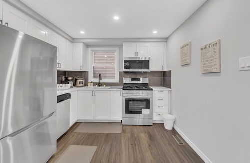 Kitchener House | Spacious 4-Bedroom Haven with Spa & Breakfast Included