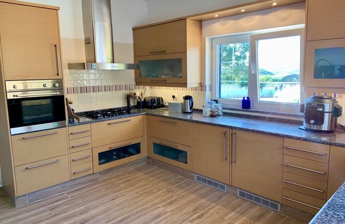 Colinas Verdes Villa | Stunning 4 bedroom 4 bathroom countryside villa near Lagos, pool & large garden