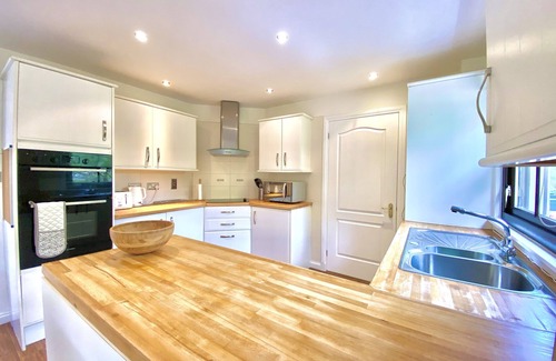 Tarbert Villa | Relaxing 4 Bedroom House with Ocean View and Garden