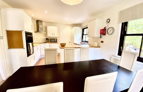 Tarbert Villa | Relaxing 4 Bedroom House with Ocean View and Garden