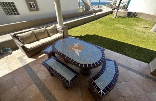 Sandy Beach Villa | Beachfront 4 Bedroom Villa with Pool & Ocean Views