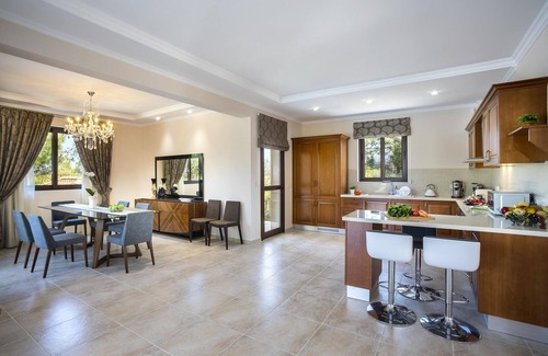 Argaka Villa | Elegant 4 Bedroom Villa with Private Pool in Paphos