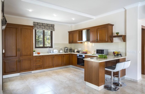Argaka Villa | Elegant 4 Bedroom Villa with Private Pool in Paphos