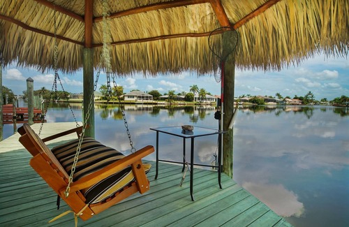 Caloosahatchee Apartment | Beautiful Lake Louise Retreat with Private Pool & Spa