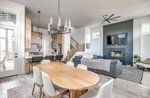 Eufaula House | Lakefront Escape: Guest Rated 10/10 with Ocean Views