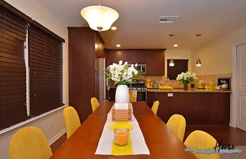 Round Rock House | Ideal 4BR Retreat with Hot Tub in Round Rock