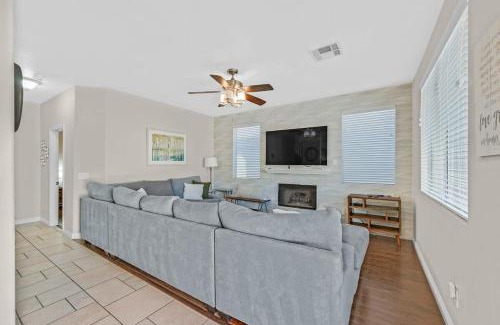 MacDonald Ranch House | Modern 4BR Oasis with Pool, Hot Tub & Firepit Retreat