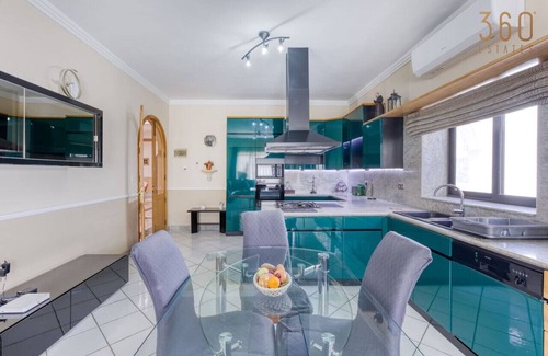 Attard House | Stunning 4BR Villa with Private pool & parking