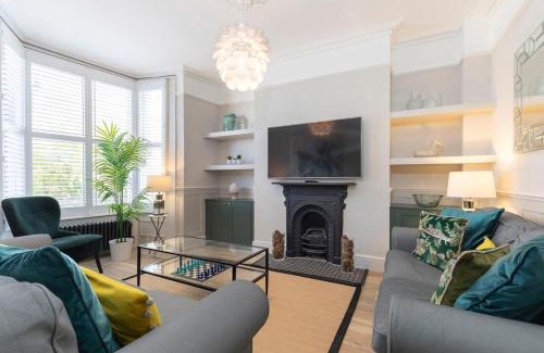 Cheltenham House | Pet-Friendly 5 Bed Period Home with High Guest Ratings