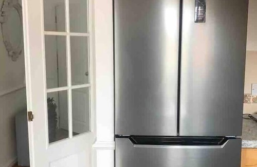 Northumberland Heath House | Elegant 5-Bed House in Erith with Breakfast & Family-Friendly Amenities