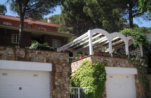 Canyet de Mar Villa | Elegant 5 Bedroom Villa with Private Pool Near Beach