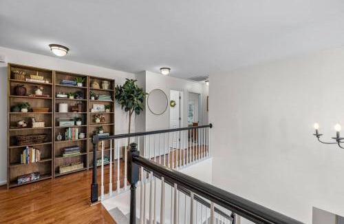 Durham House | Beautiful 5 Bedroom Home with Pool in Hope Valley Farm