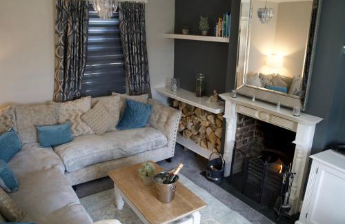 Pershore House | Guest Rated 10/10: Victorian Home with Hot Tub Access