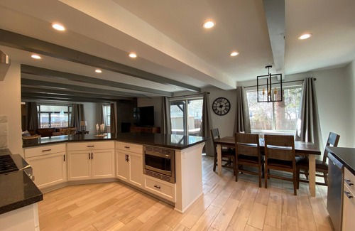Lower Kingsbury House | Inviting 6 Bedroom Home Near Heavenly & Lake Tahoe