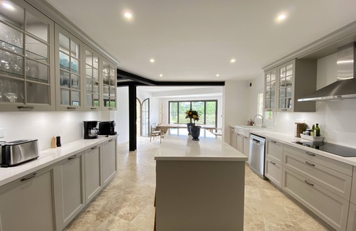 Saint-Paul-de-Vence Villa | Elegant 6 Bedroom Villa with Ocean View in Saint Paul de Vence