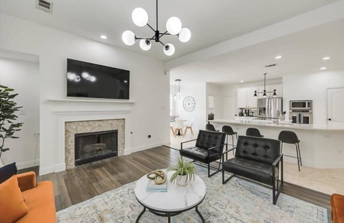 Rowlett House | Ideal 6BR Home with Pool - Perfect for Large Gatherings
