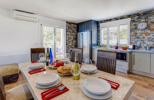 Tarraula Villa | Modern 7-Bedroom Villa with Private Pool & Game Room