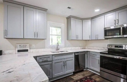 Caret House | Scenic 90-Acre Retreat with Pond and Family-Friendly Amenities