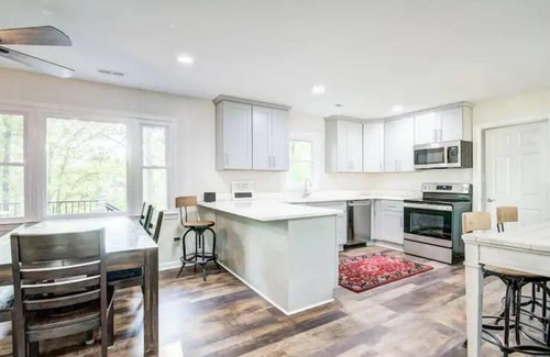 Caret House | Scenic 90-Acre Retreat with Pond and Family-Friendly Amenities