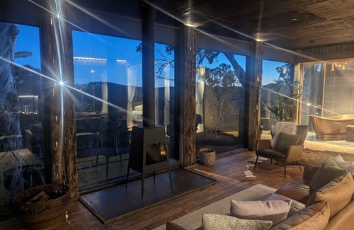 Elevated Plains Cottage | Elegant African-Themed Villa with Child-Friendly Amenities