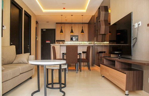 Bendungan Hilir Apartment | Cozy 2Br Apartment with Study Room at Sudirman Suites