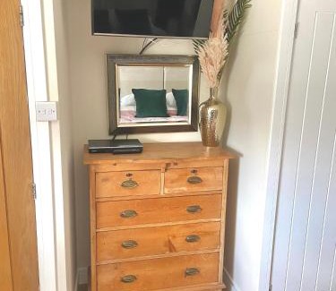 Truro Apartment | Elegant ANNEXE 1 Bedroom with Ocean View & Breakfast