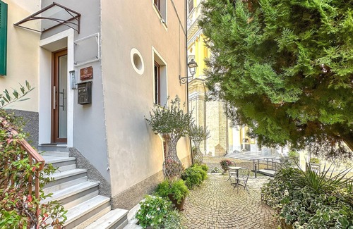 Pieve di Teco Apartment | Stunning apartment in Pieve di Teco with WiFi